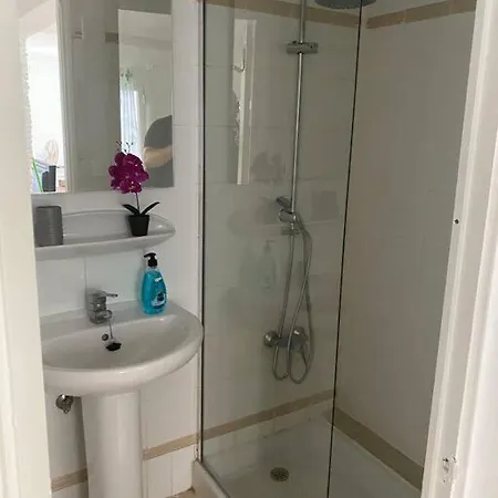 Daire Beautiful Centric Townhouse *